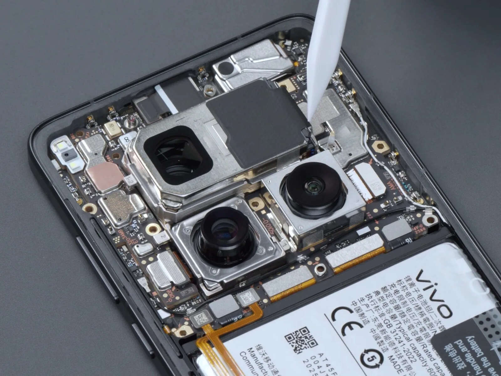 csm_Vivo-X200-Ultra-Teardown-1_4485fc9707.webp