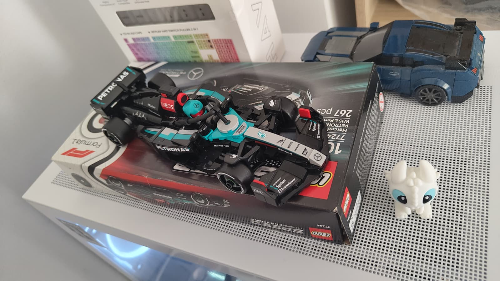 F1.webp